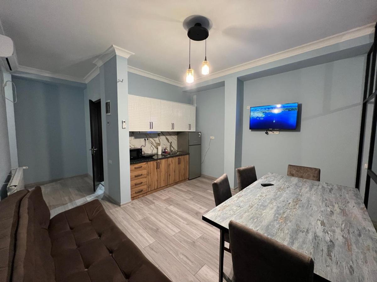 Apartment Merabi Batumi Exterior photo