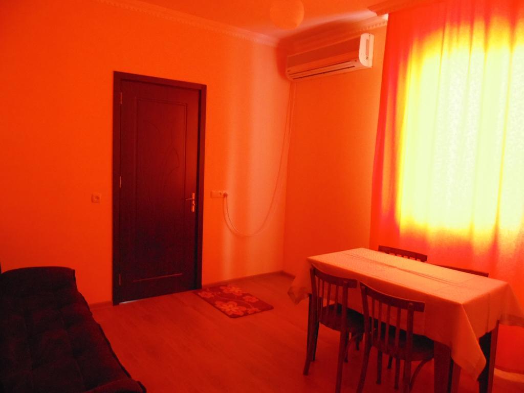 Apartment Merabi Batumi Room photo