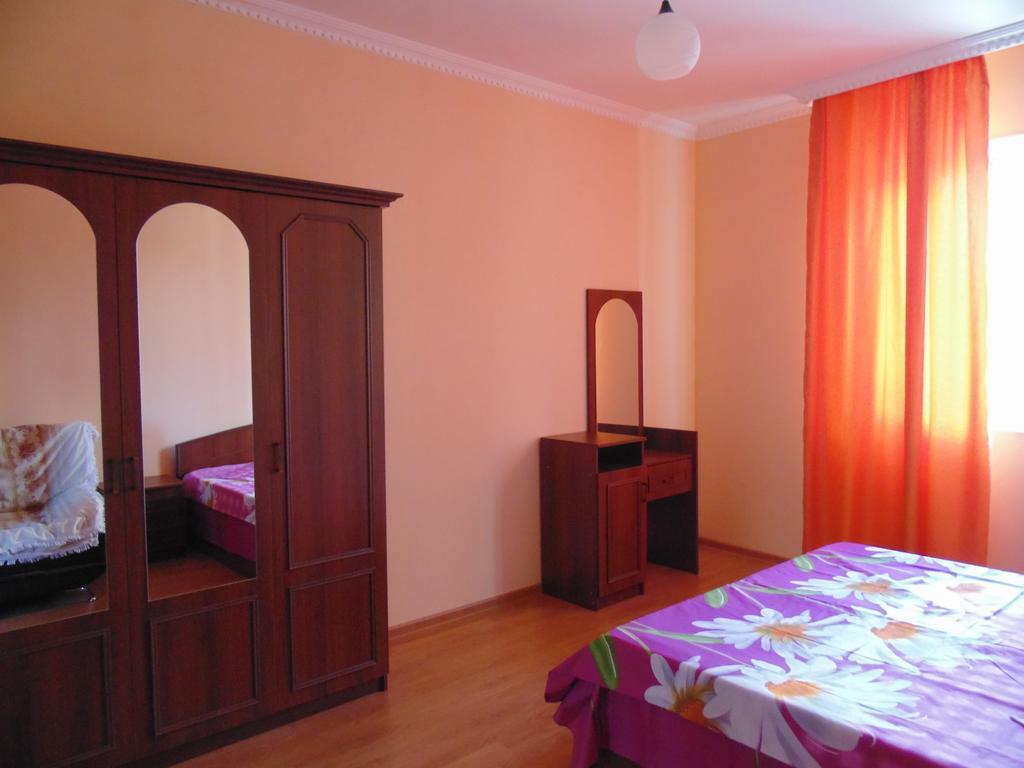 Apartment Merabi Batumi Room photo