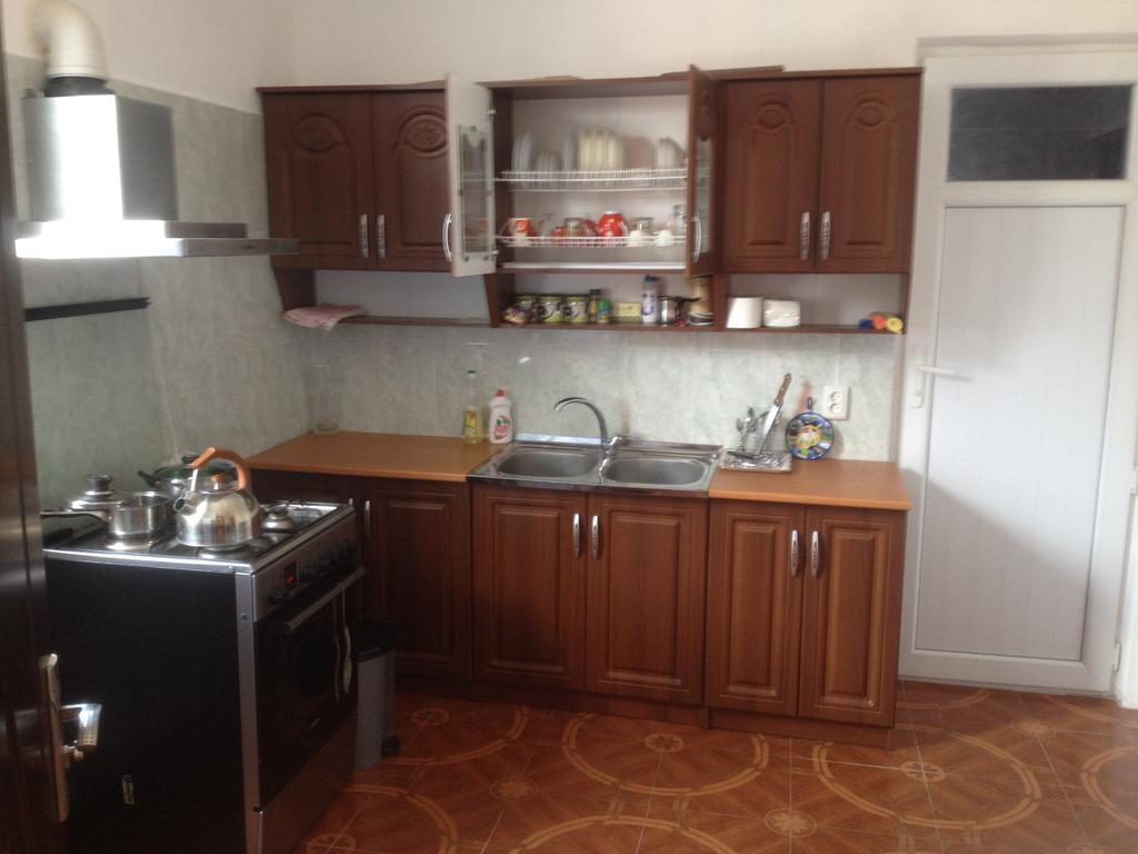 Apartment Merabi Batumi Exterior photo