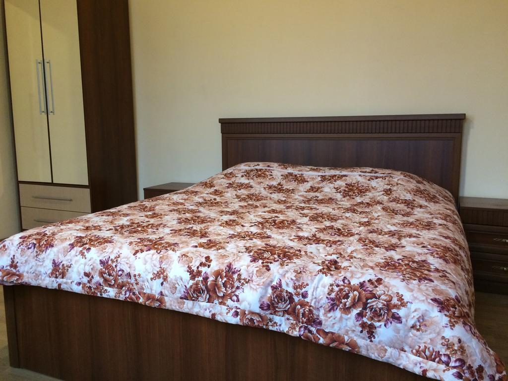 Apartment Merabi Batumi Exterior photo