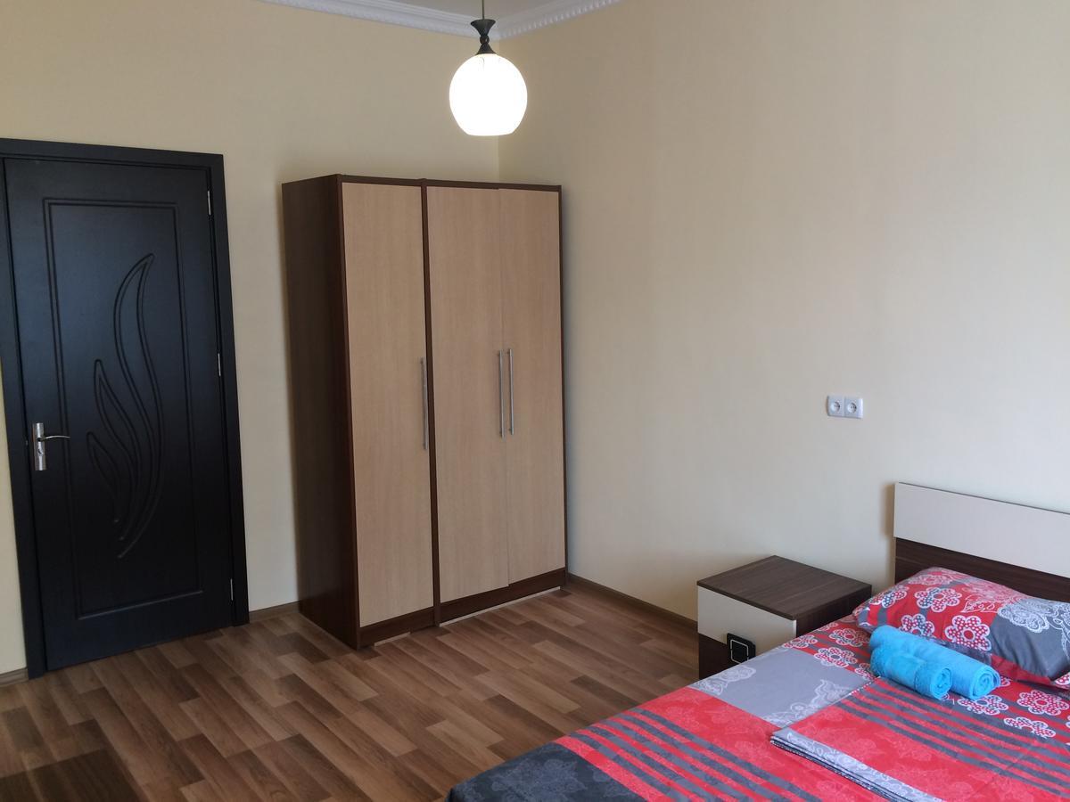 Apartment Merabi Batumi Exterior photo